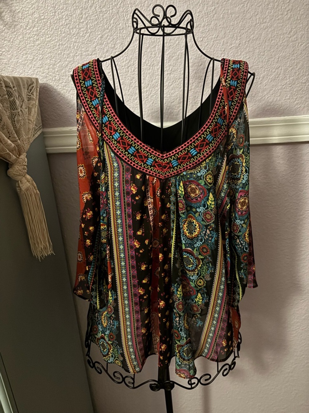 Women’s Boho Floral Cold-Shoulder Tunic Blouse in Multi-Color Size Medium